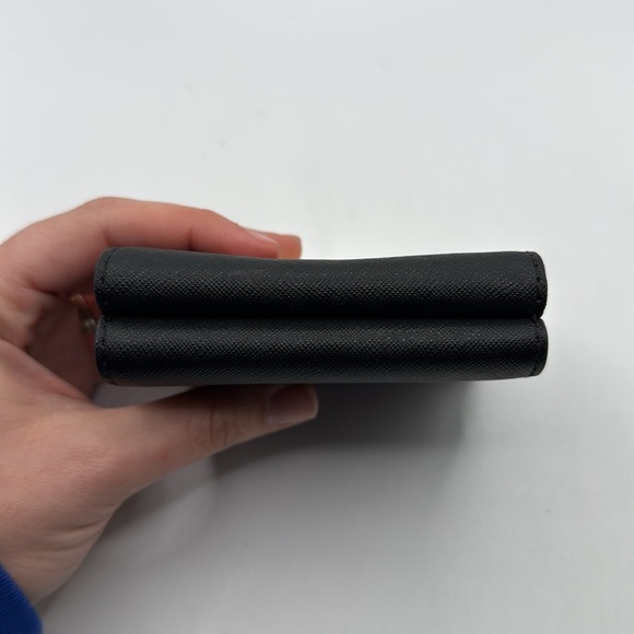 Michael Kors Bridgette Triflod Coin Case Wallet Black Gray Gold Logo Monogram - Picture 4 of 16